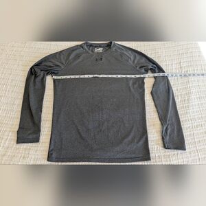 Under Armour Gray Long Sleeve Athletic Tee